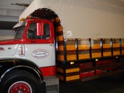 Camiones Especiales - Carrocer�a Botelleras Schweppes
